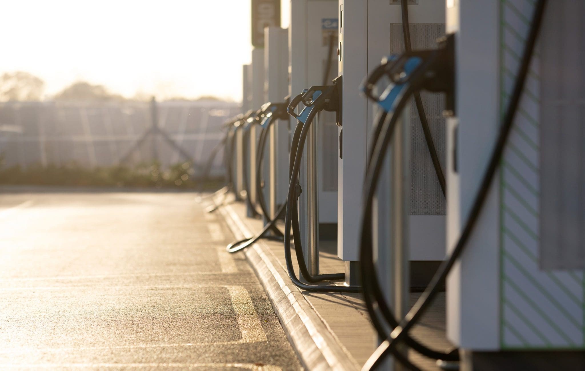 汽車(chē)充電樁背后的科技創(chuàng)新力量