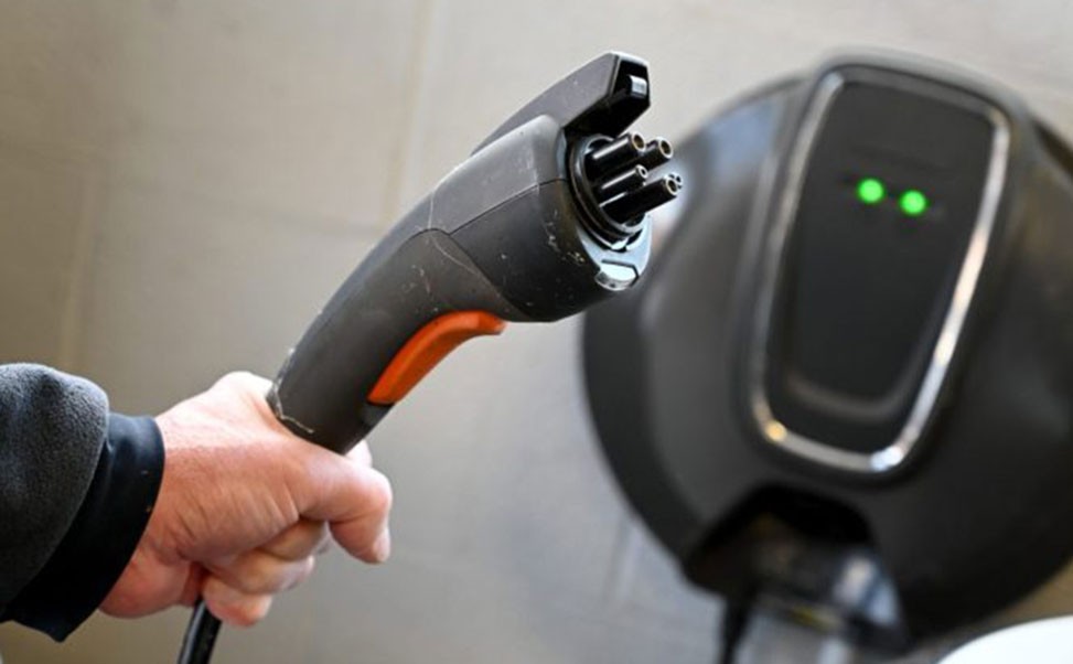 電動汽車充電樁政策支持與市場驅(qū)動